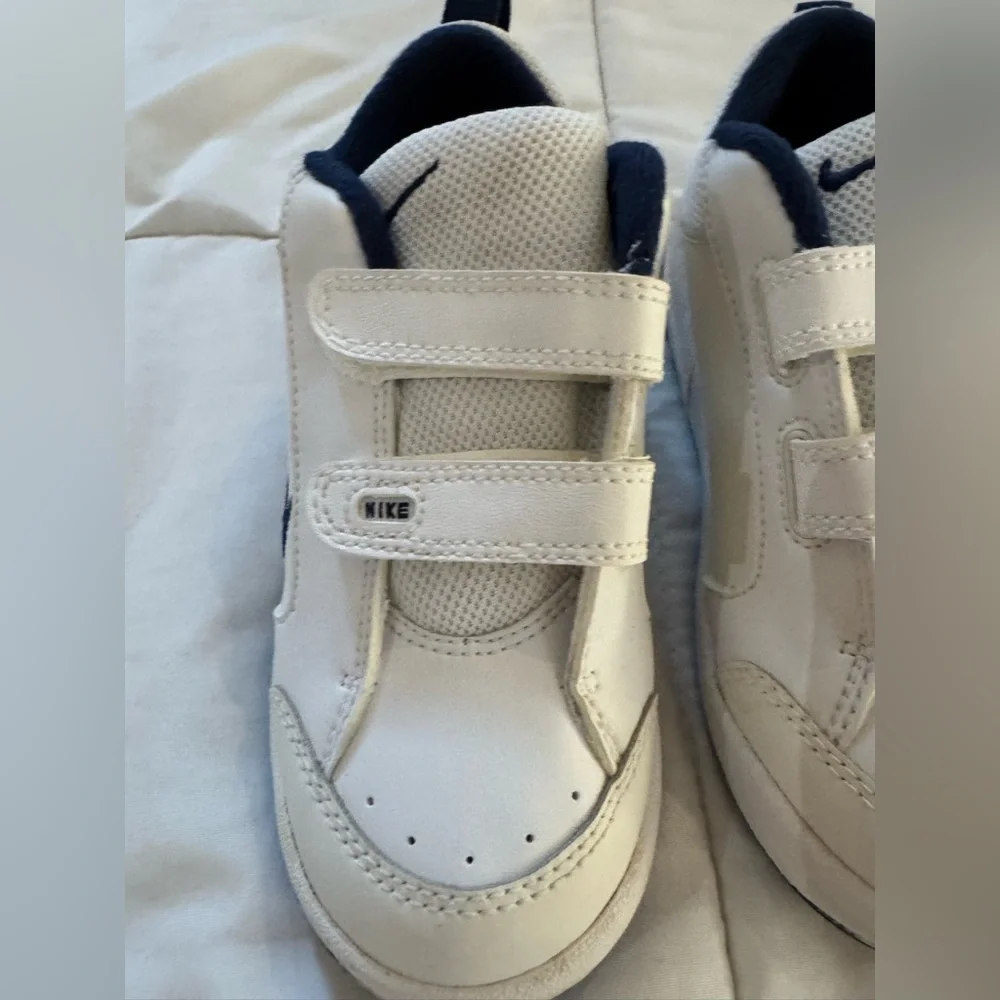Nike Kids White and Navy Velcro Athletic Sneakers